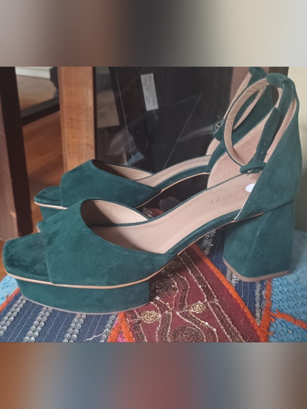 NWOT BERNARDO Raleigh Platform Sandal In Royal Pine Size 9